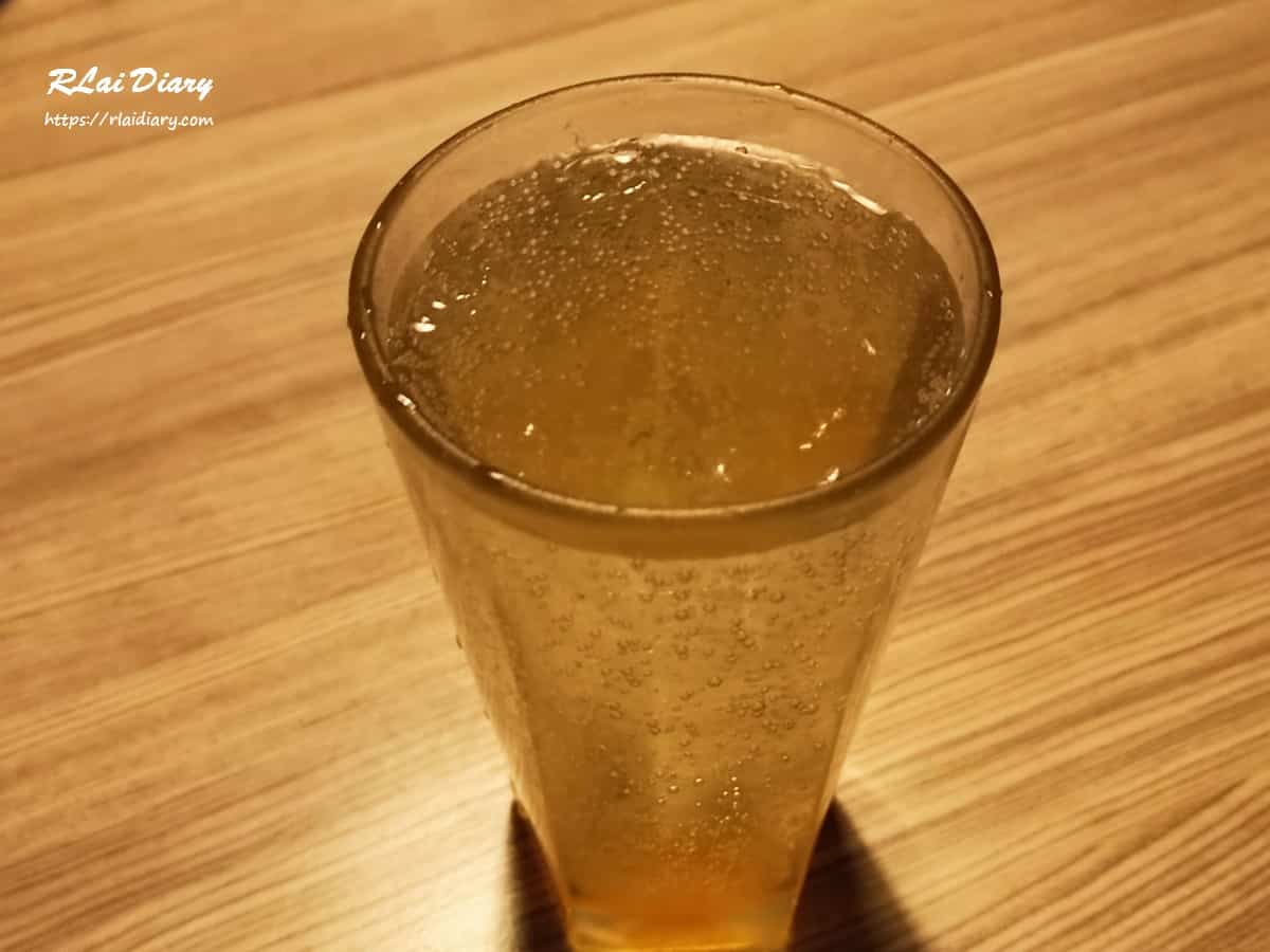 灰鴿 南屯店 百香汽泡飲