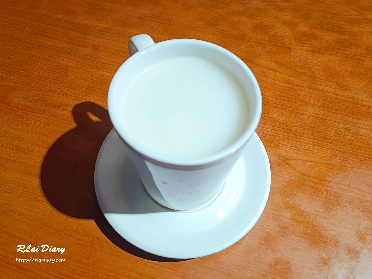 新港茶餐廳 潤肺杏仁茶