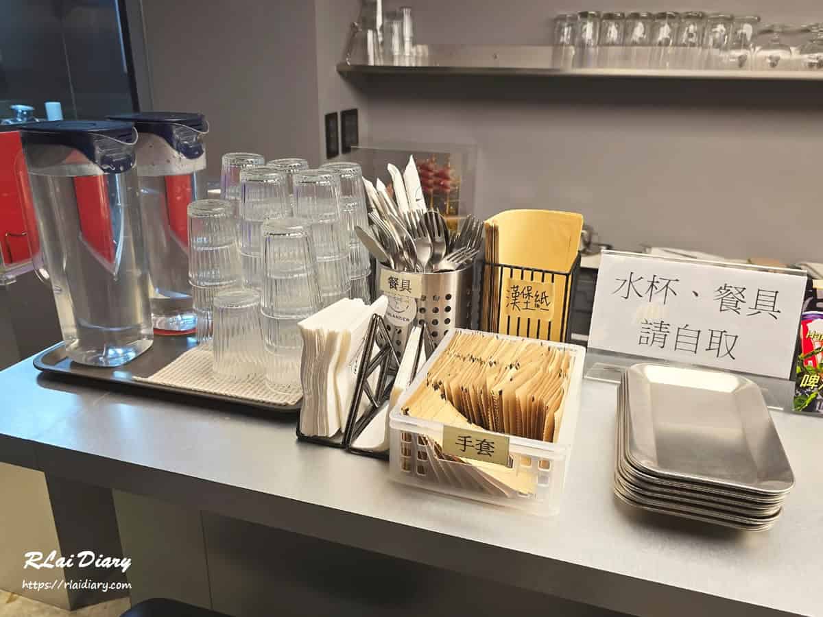 嶼人漢堡 內部6