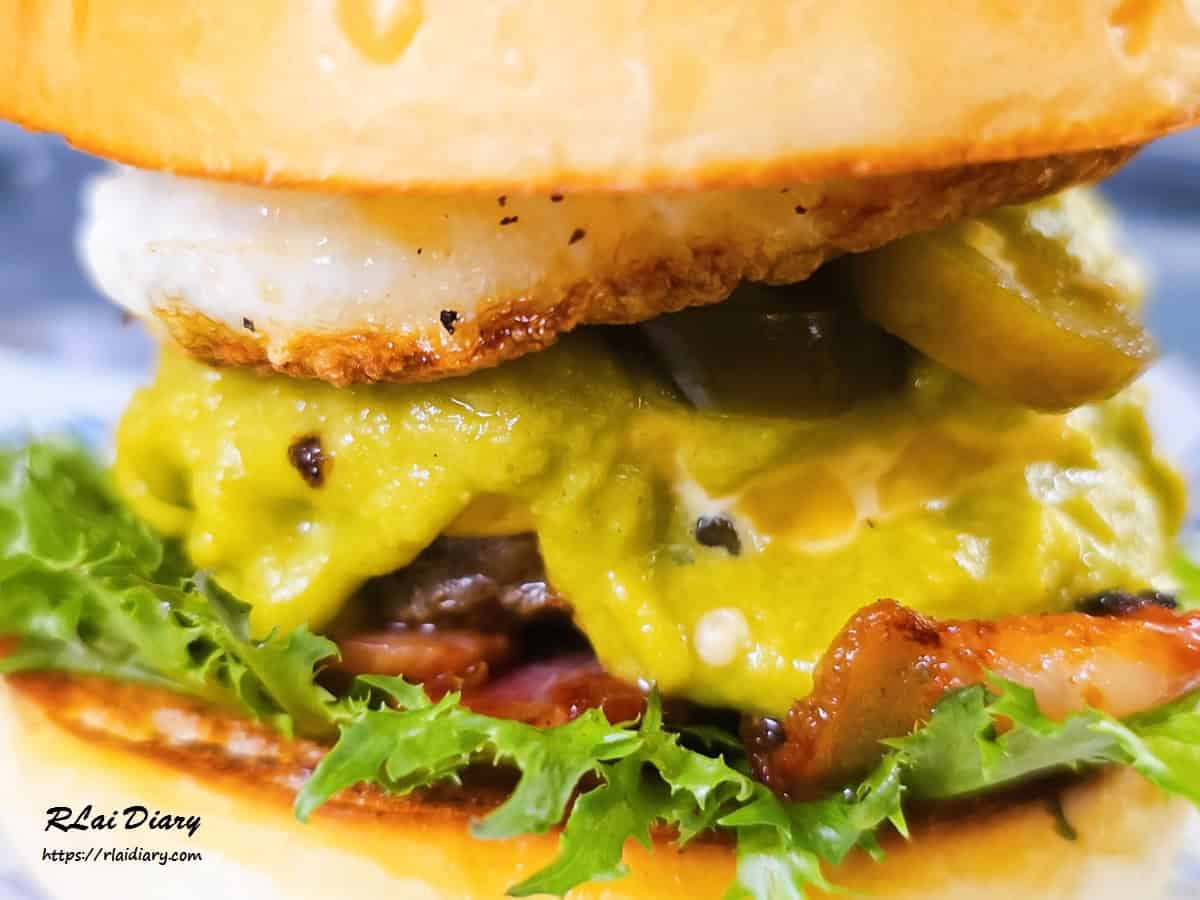 嶼人漢堡 墨西哥辣醬牛肉堡3