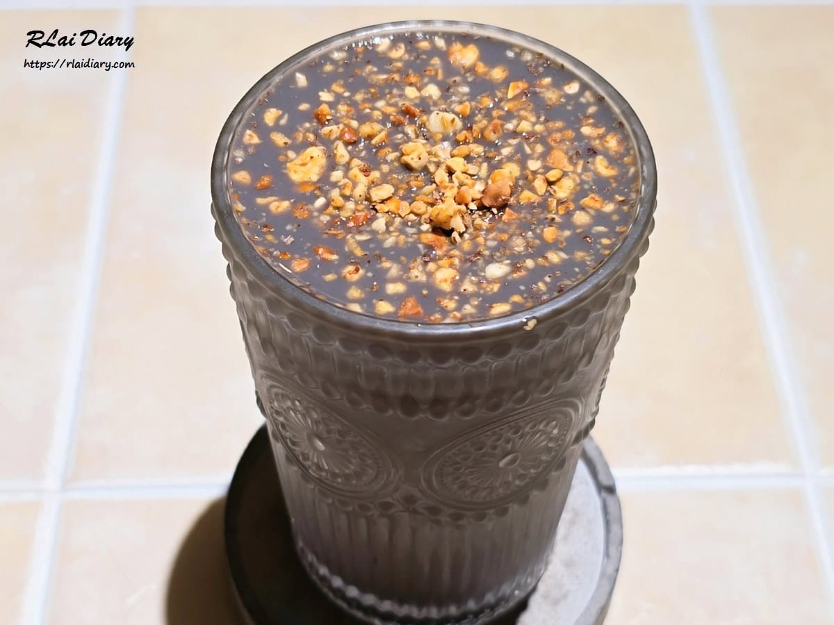 黑芝麻豆漿飲品上桌