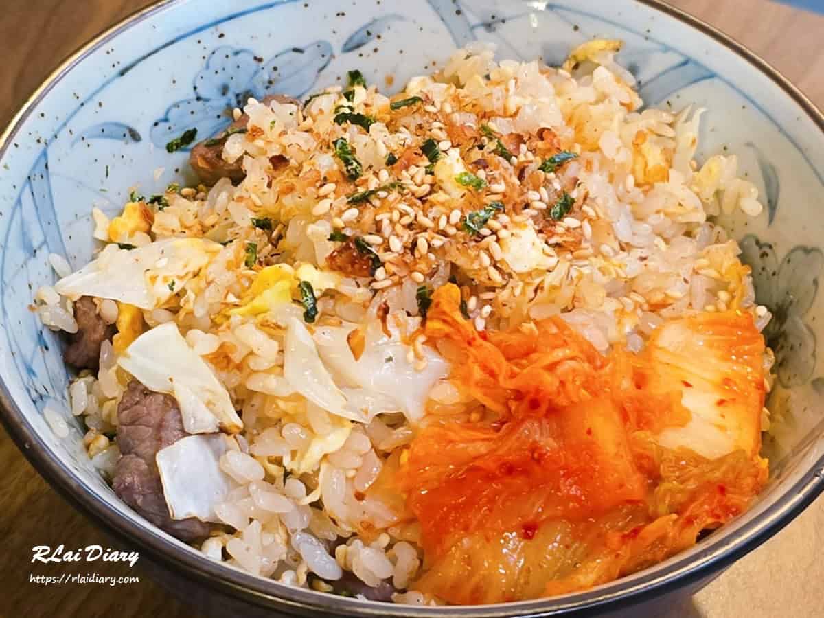 粒粒分明的骰子牛蛋炒飯，玖眾串燒食堂高CP值料理