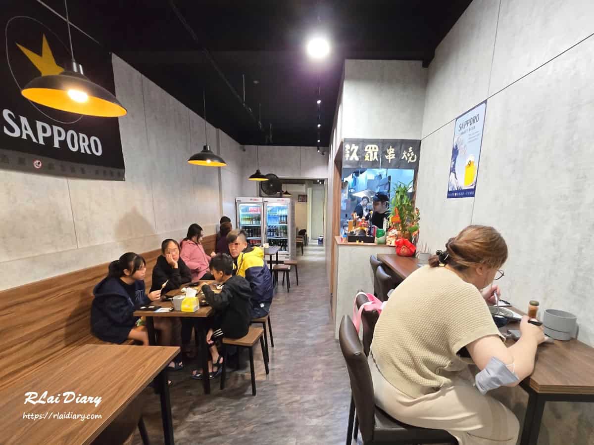 玖眾串燒食堂室內用餐環境，永和居酒屋乾淨舒適空間