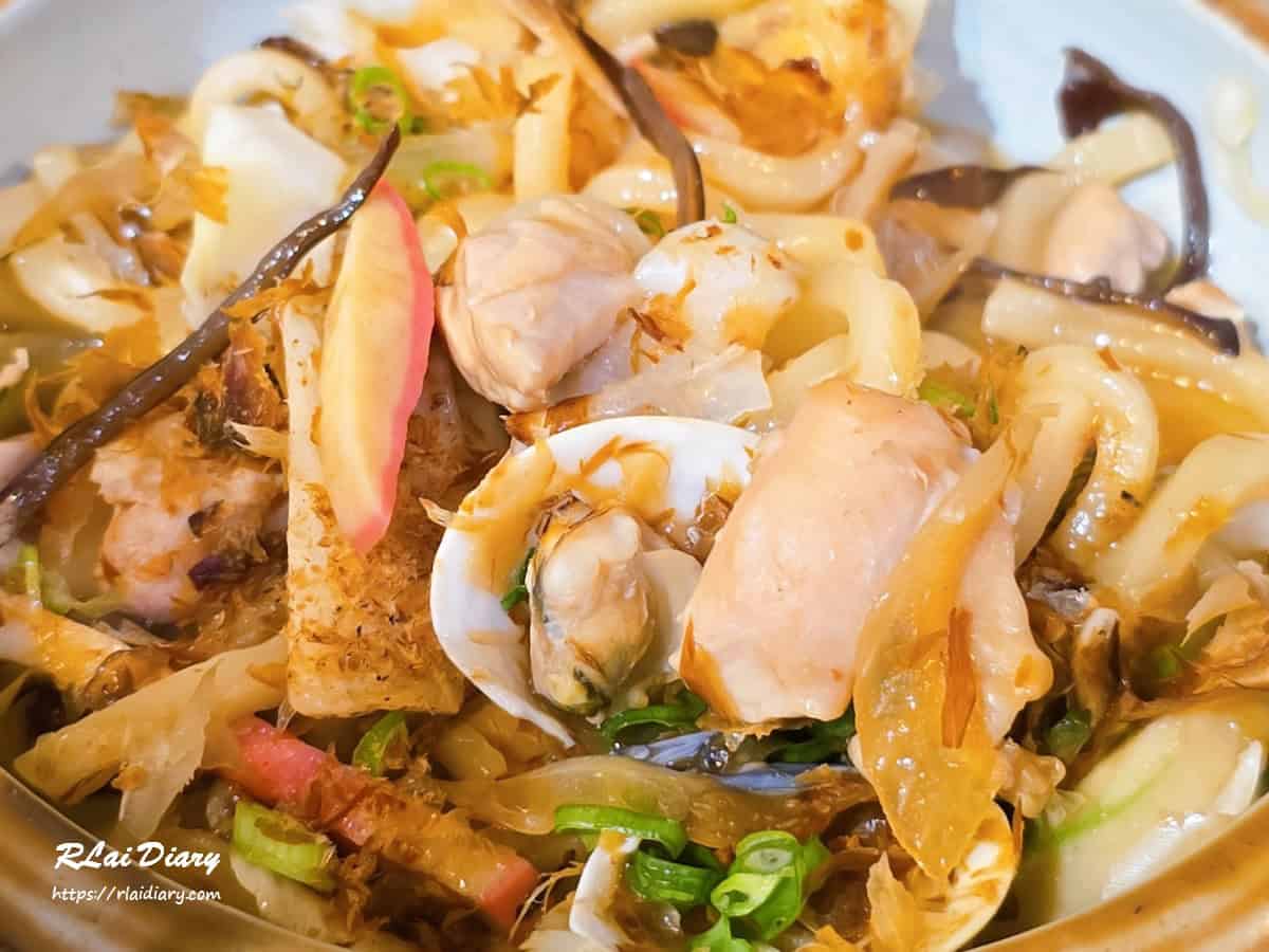 日式炒烏龍近距離特寫，玖眾串燒食堂居酒屋主食