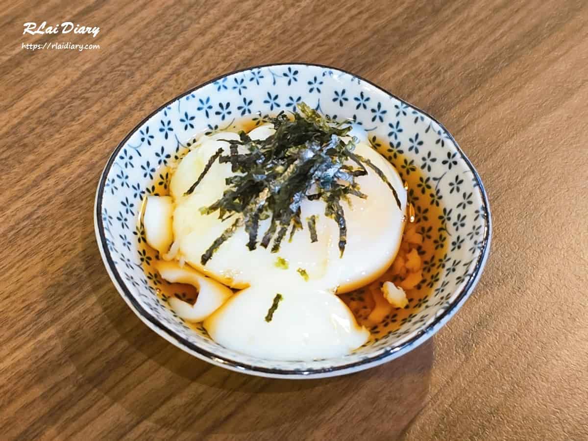 滑嫩溫泉蛋近拍，玖眾串燒食堂丼飯與串燒搭配前菜
