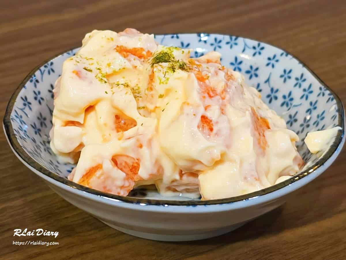 飛魚卵搭配芥末美乃滋，玖眾串燒食堂人氣日式料理