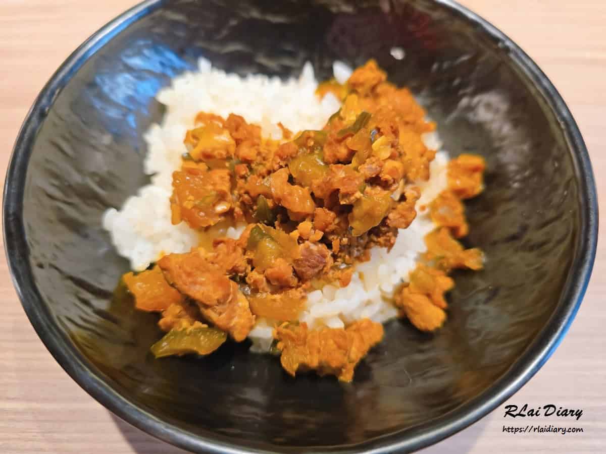 古早味阿嬤瓜仔肉飯，鹹甘醬汁淋在白飯上超下飯