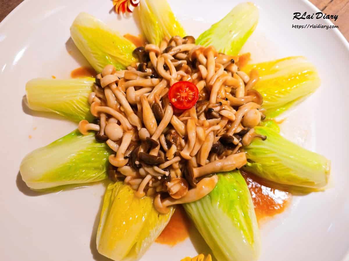 娃娃菜燉菇年菜擺盤