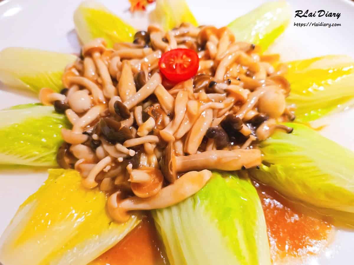 娃娃菜燉菇細節近拍