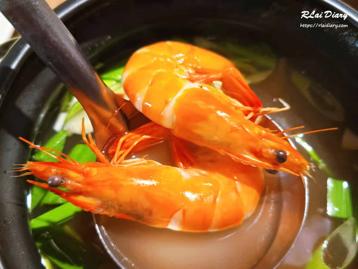 鮮蝦入湯料理特寫
