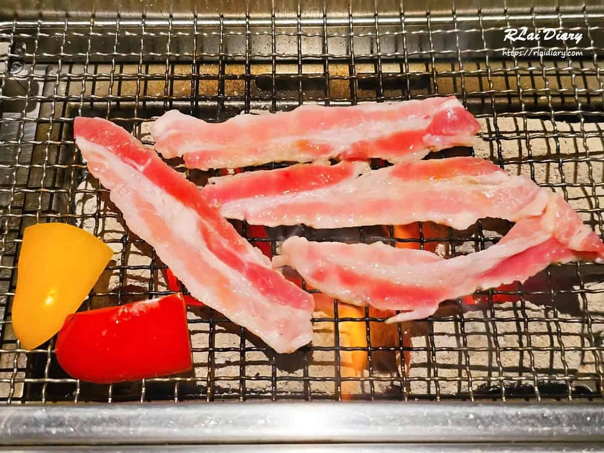 大安區｜一頭也黑毛和牛炭火燒肉｜半包廂隱私空間，享受不用動手的頂級燒肉