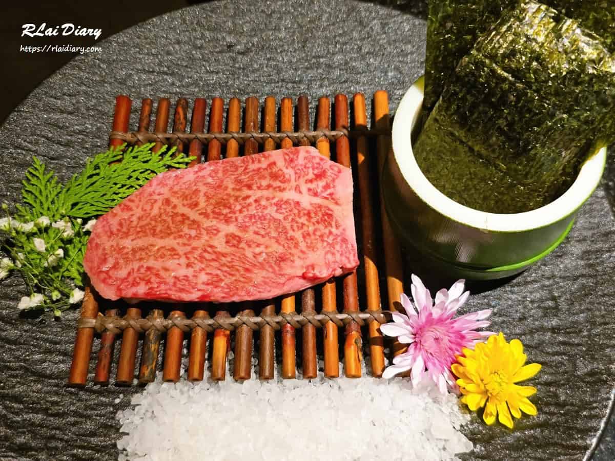 大安區｜一頭也黑毛和牛炭火燒肉｜半包廂隱私空間，享受不用動手的頂級燒肉