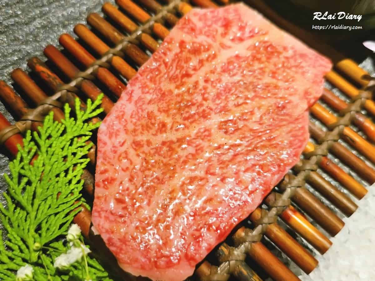 大安區｜一頭也黑毛和牛炭火燒肉｜半包廂隱私空間，享受不用動手的頂級燒肉