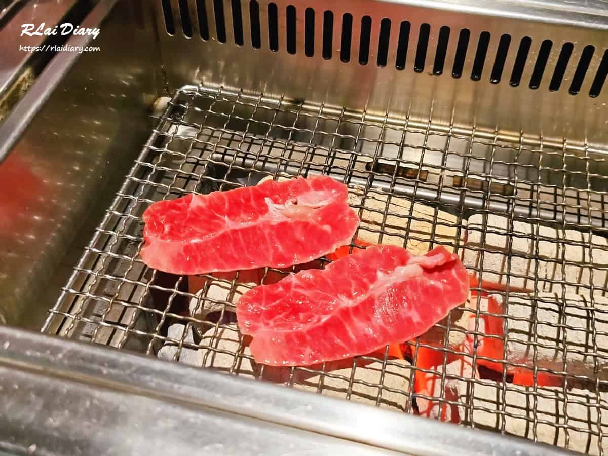 大安區｜一頭也黑毛和牛炭火燒肉｜半包廂隱私空間，享受不用動手的頂級燒肉
