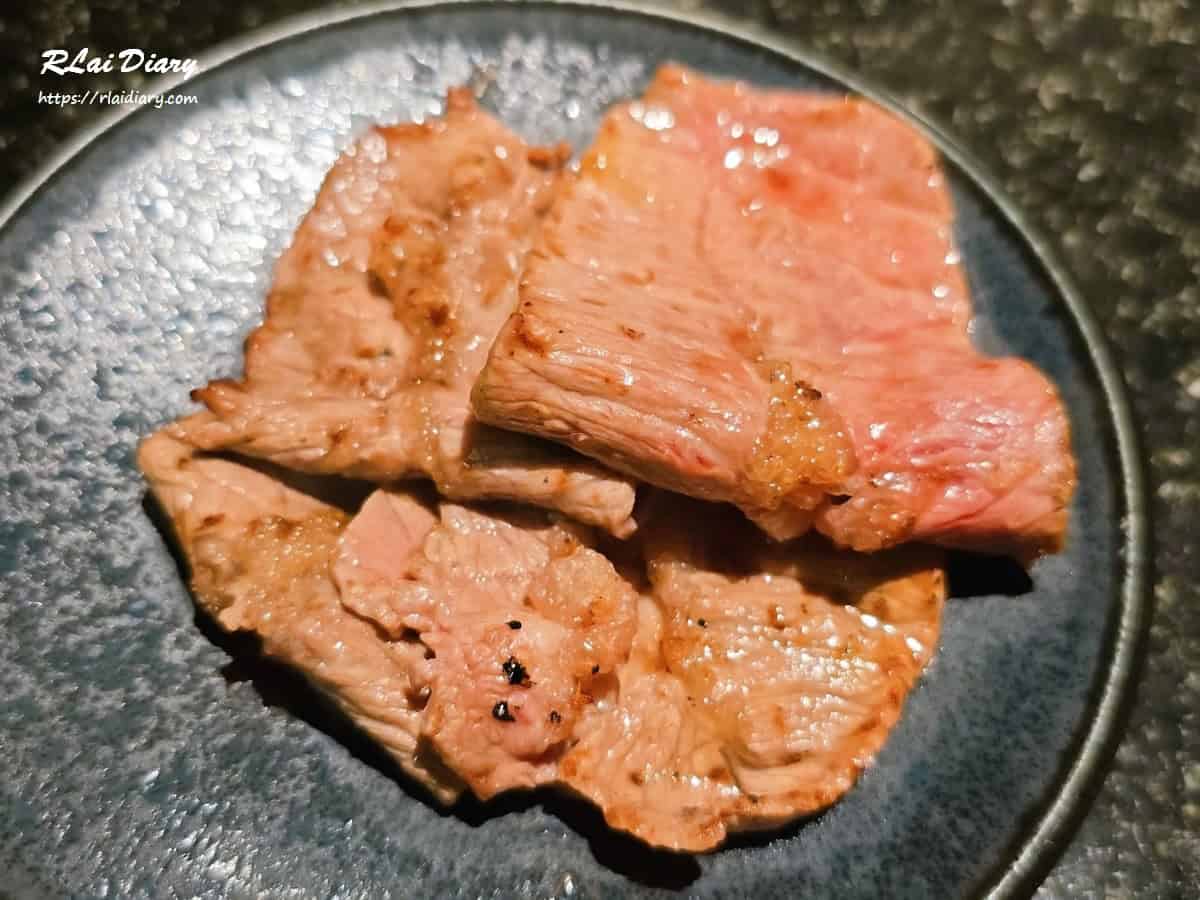 大安區｜一頭也黑毛和牛炭火燒肉｜半包廂隱私空間，享受不用動手的頂級燒肉