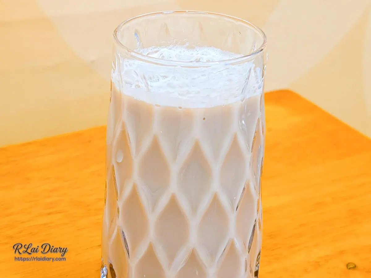 金安心の飲料店清爽型蜜香奶茶適合搭配熱壓吐司享用