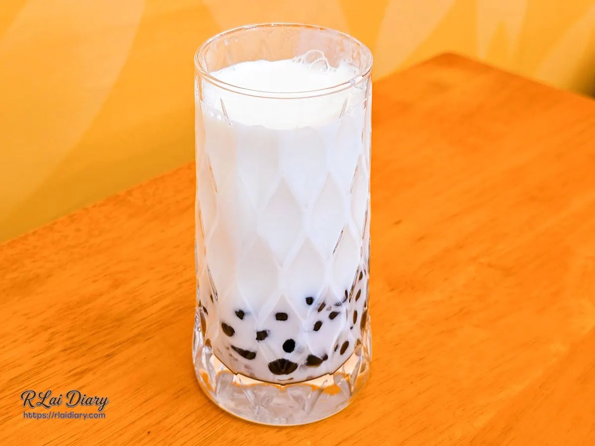 芋頭控必喝的芋泥波波鮮奶，整杯近乎一半都是滿滿的芋泥與Q彈珍珠 。