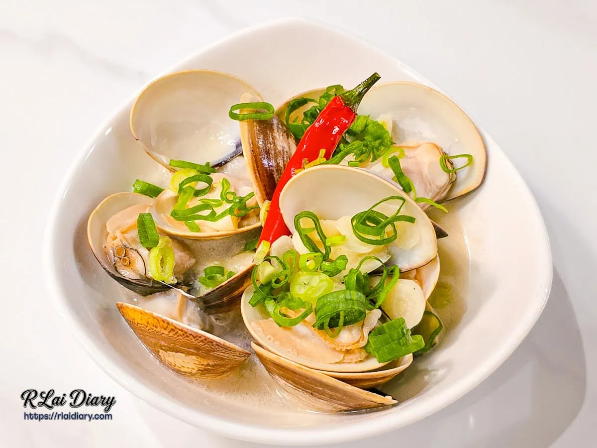 海酒食堂-暖胃湯品-加入辣椒提味的酒蒸蛤蜊