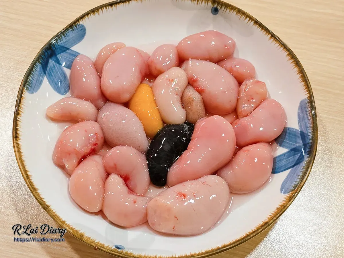 包含烏骨雞、土雞、山雞的三種雞佛，Size 驚人且鮮嫩爆漿
