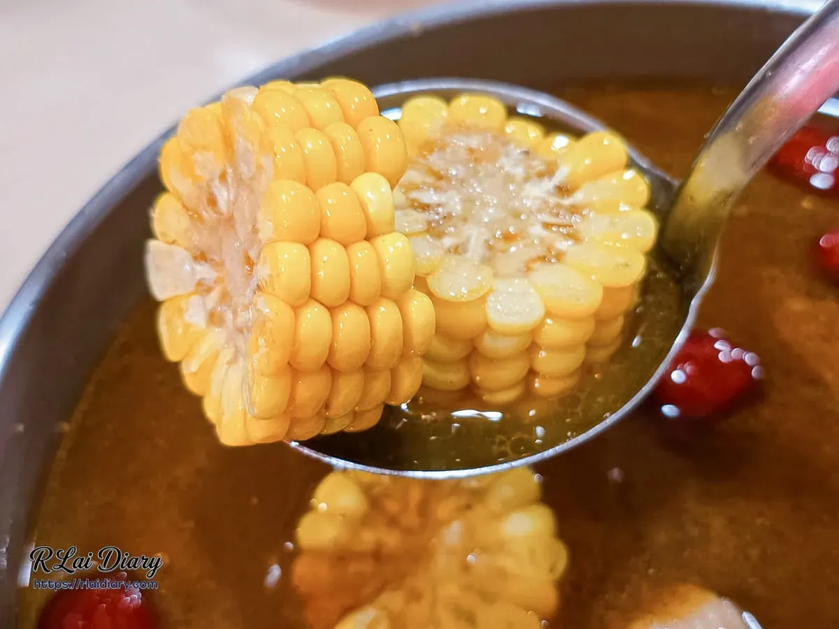 南區｜洪師傅薑母鴨 台中旗艦店｜爆膏紅蟳、泰國蝦入鍋！挑戰最奢華海陸進補