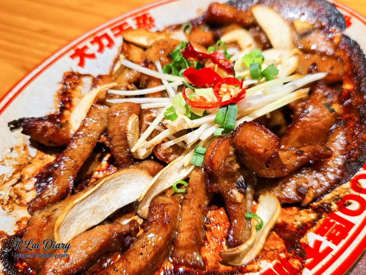 大力干蒸排骨飯干蒸松阪豬與杏鮑菇配料近照