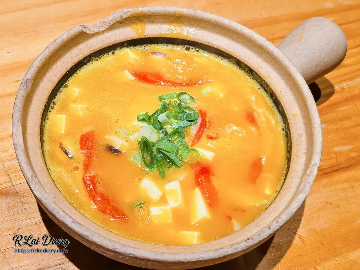 大力干蒸排骨飯砂鍋盛裝秘傳蟹黃豆腐