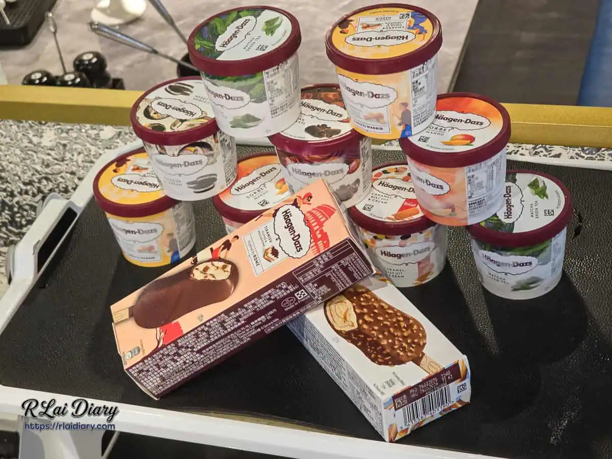 小蒙牛台中大里店頂級冰品享受，無限量供應的多口味哈根達斯杯冰與雪糕，為饗宴完美收尾