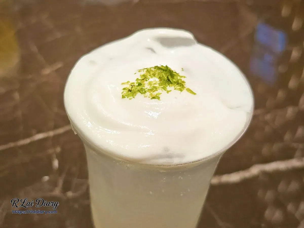 清爽系調酒推薦，Sea Salt Fizz 側拍特寫