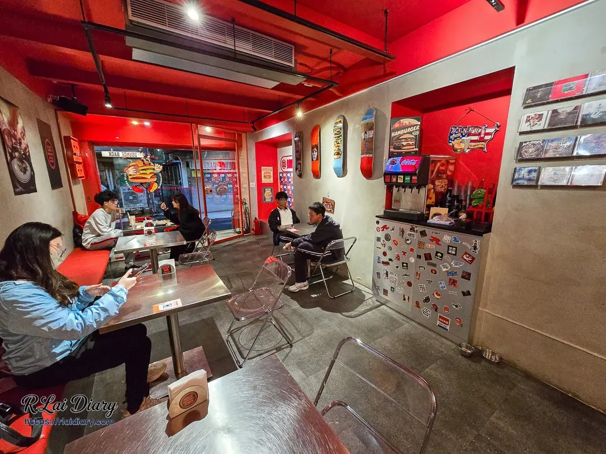 Bounce Back 寬敞舒適的用餐空間，適合朋友聚餐聊天的潮流餐館
