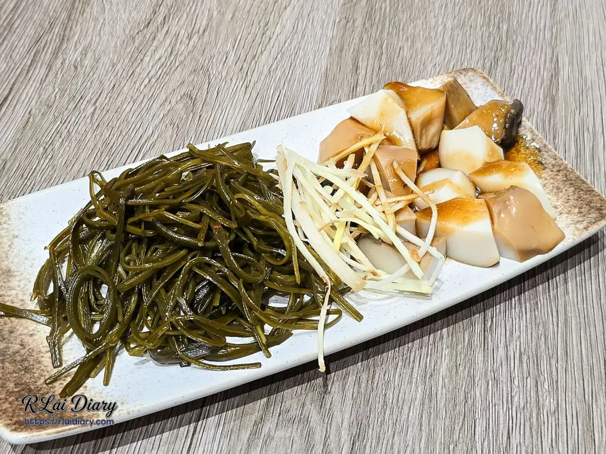 滷味小菜雙拼：杏鮑菇與日本昆布絲，層次分明的冷盤小菜