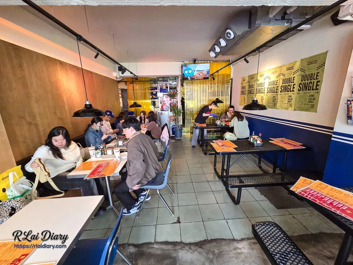 DOUBLE SINGLE 西門街頭店美式復古工業風室內用餐環境