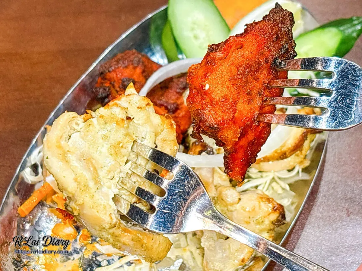 炭火窯烤香料雞塊與優格雞塊肉質細節