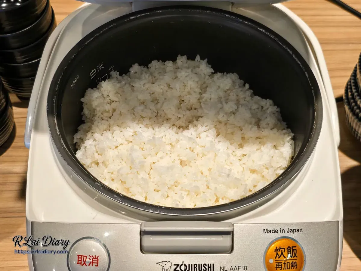 麵屋虎徹選用象印電鍋炊煮的高級越光米飯