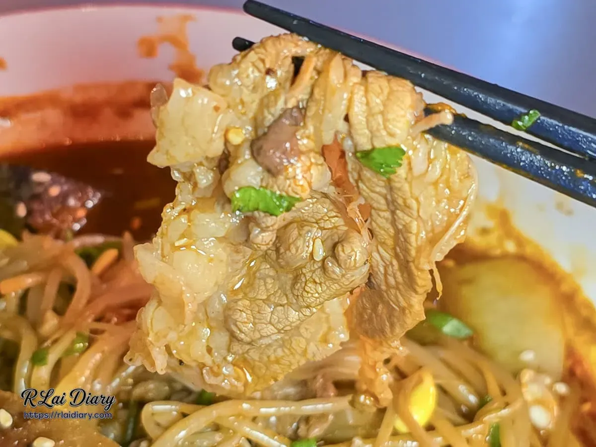 玖樓麻辣燙特選食材：肉片、肥腸與吸湯時蔬