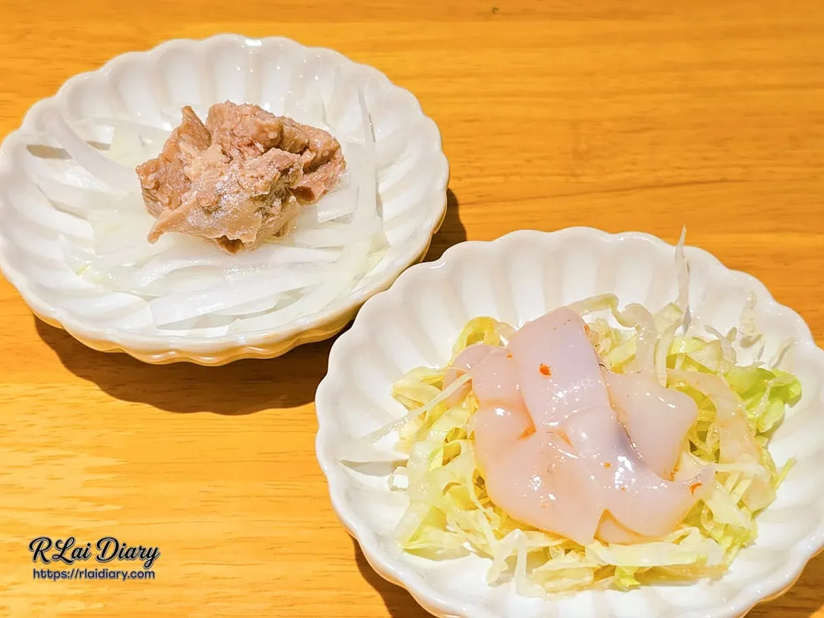 OMAKASE・食卓生魚片套餐附贈的精緻涼拌海鮮與魚肉小菜