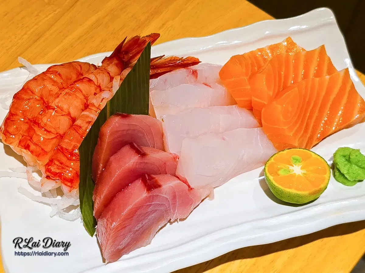 OMAKASE・食卓新鮮厚切生魚片拼盤與胭脂蝦