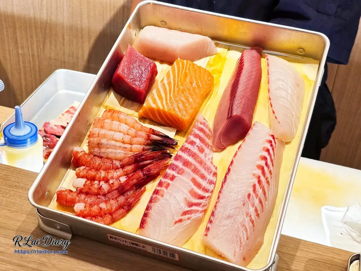 OMAKASE・食卓每日南方澳直送的新鮮厚切生魚片與胭脂蝦食材盤