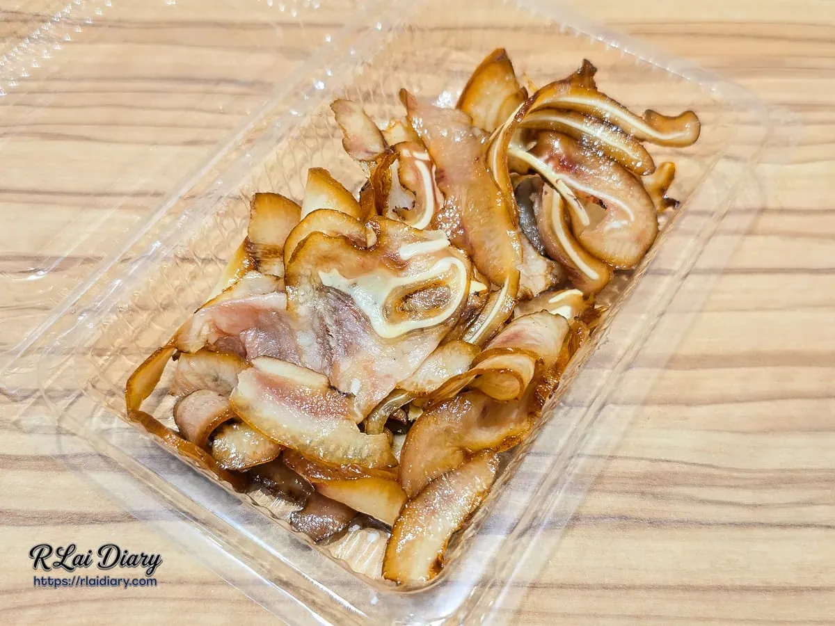 煙燻豬頭皮小菜，帶有迷人煙燻香氣與 Q 彈軟骨口感