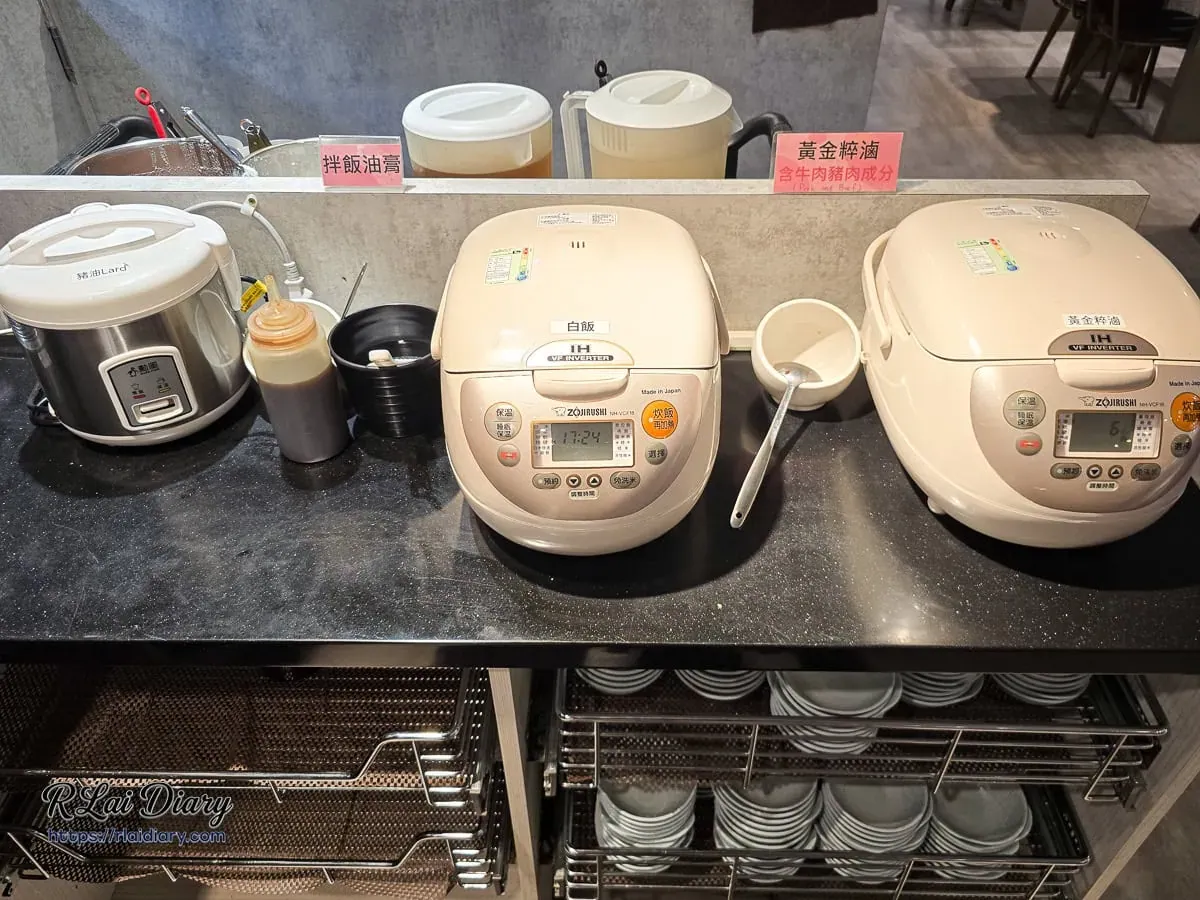 採用象印 IH 電子鍋盛裝白飯，確保米粒晶瑩 Q 彈有勁