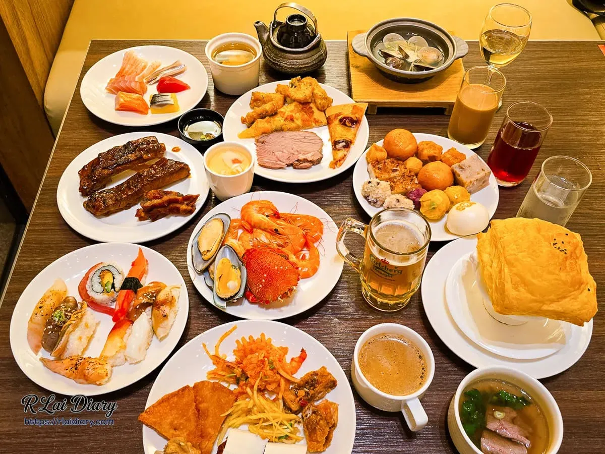 豐FOOD海陸百匯全桌豪華盛宴俯瞰照,包含烤鴨、海鮮、壽司與排餐