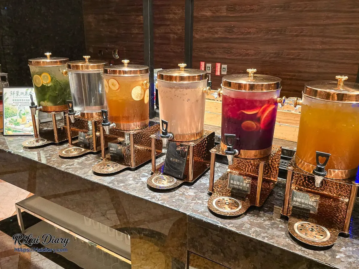 豐FOOD特調繽紛果茶與厚奶茶飲品區