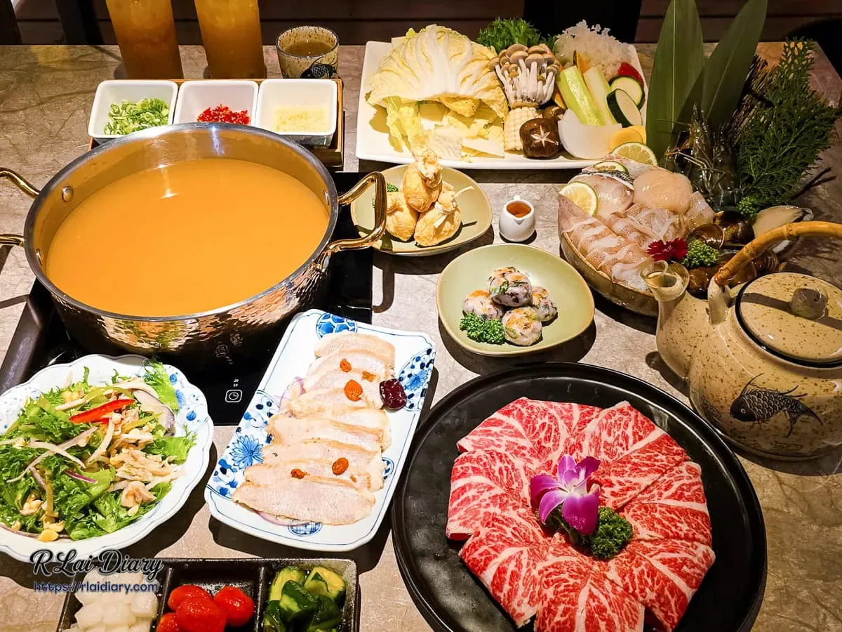 聚食釜大安店豐盛的餐點大合照