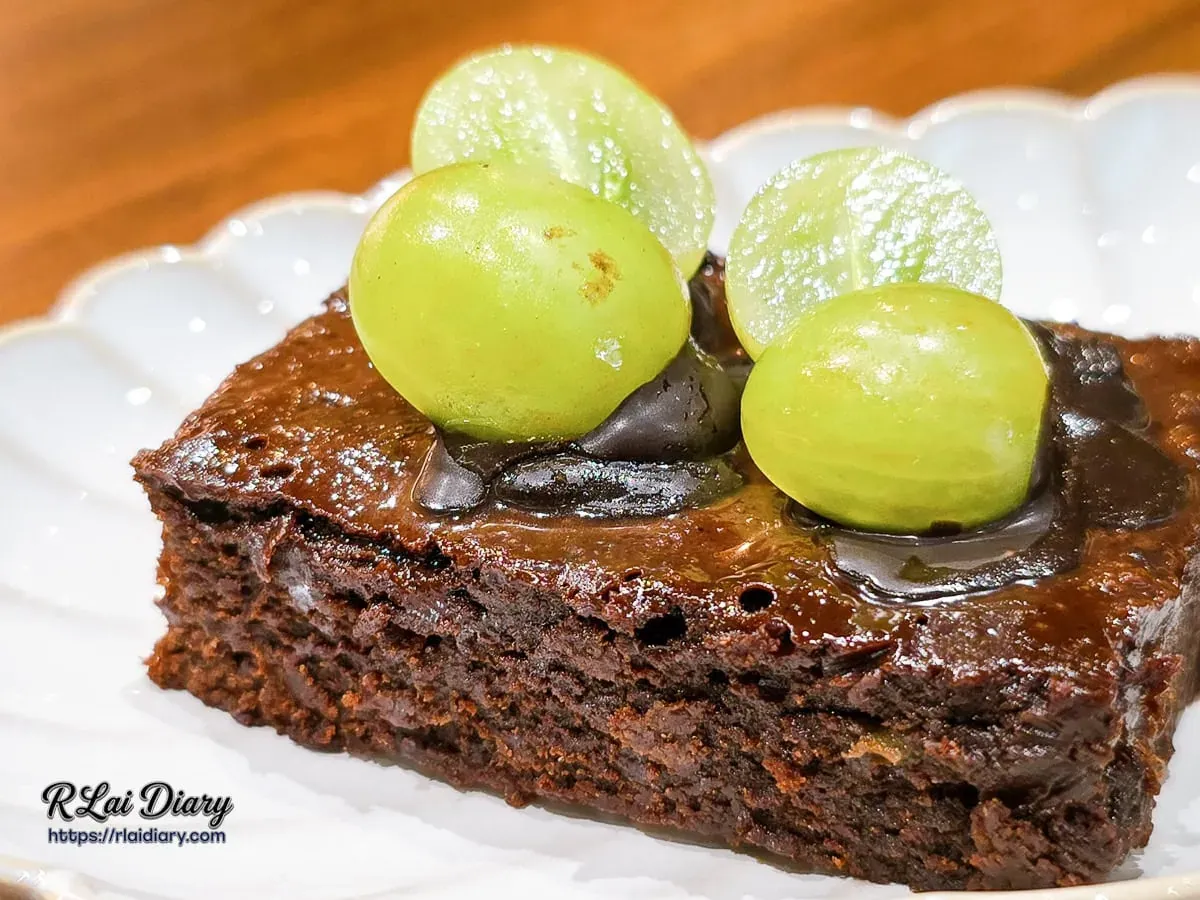 永和手工甜點 Luna Dessert Atelier 萊姆葡萄布朗尼細緻斷面