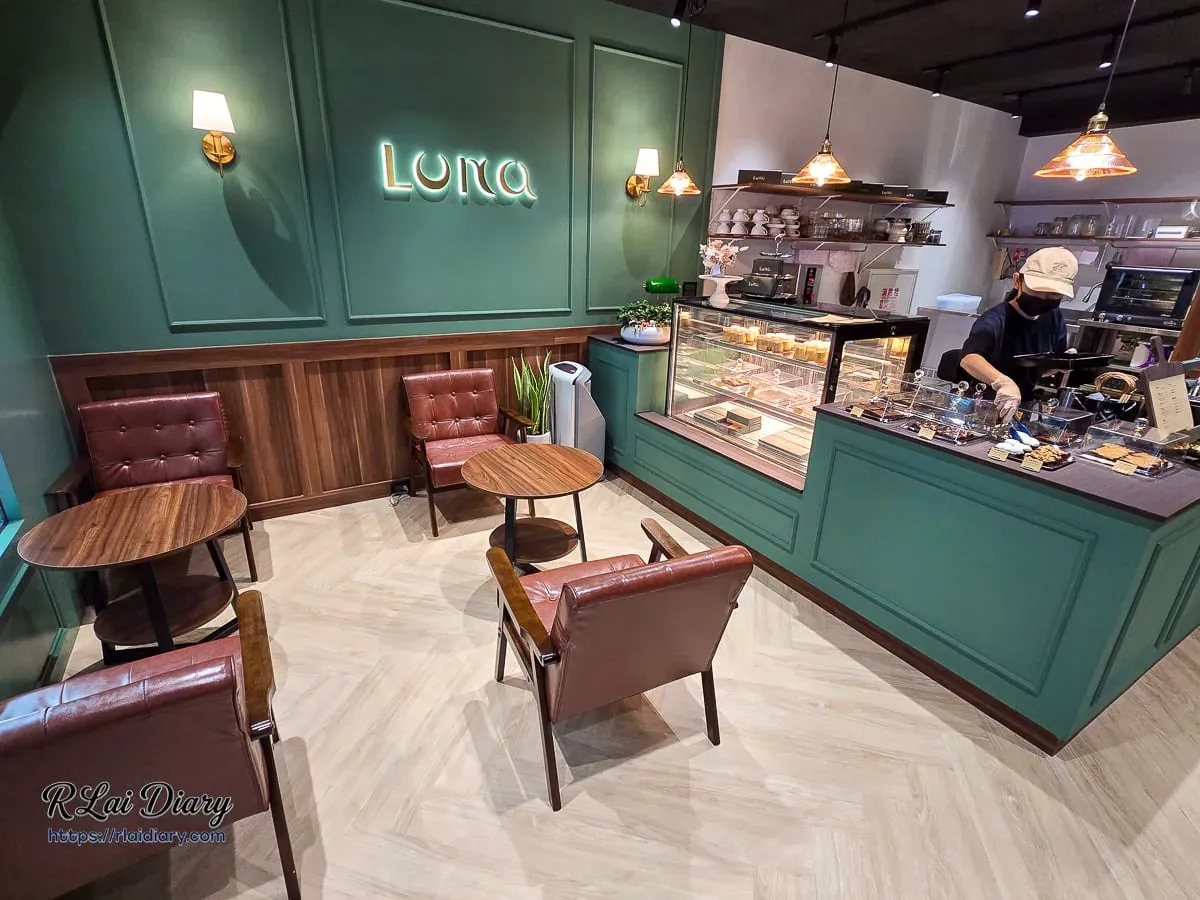 永和甜點專賣店 Luna Dessert Atelier 店內溫暖木質調與皮革沙發座