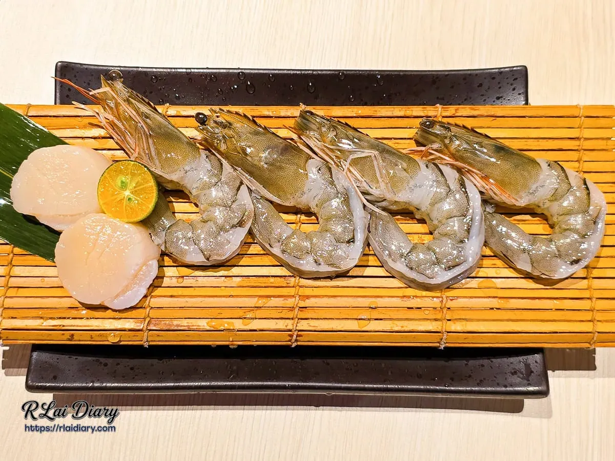 海鮮拼盤：日本生食級干貝與去殼藍鑽白蝦