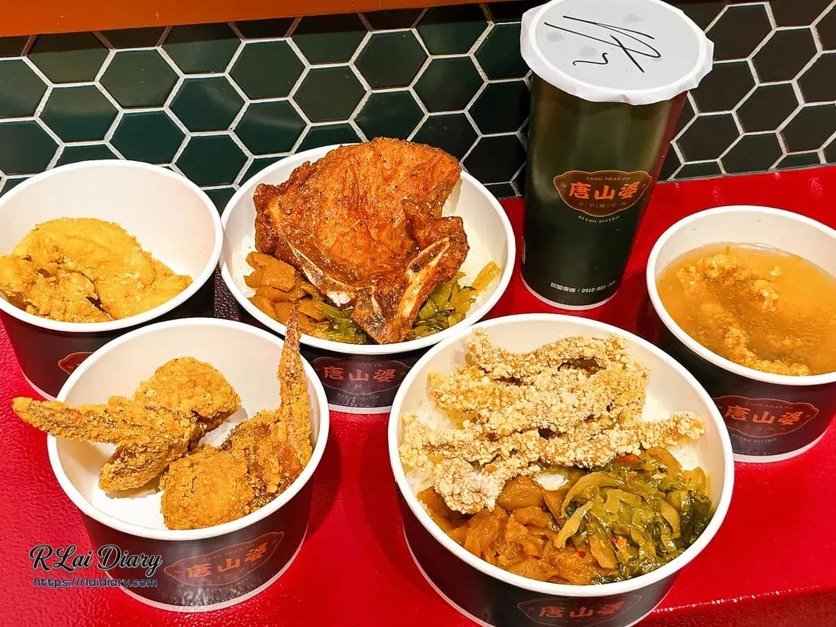 唐山婆全品項大合照,包含排骨飯、炸肉飯、肉羹與冬瓜紅茶,營造極致豐盛的儀式感