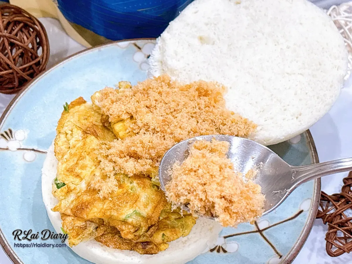 創意魚鬆料理：鮮奶饅頭夾蔥蛋灑滿丸文無添加豆粉旗魚鬆