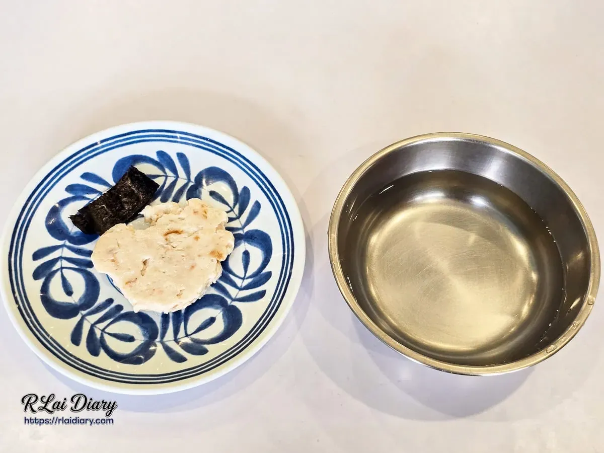 製作魚丸 DIY 的新鮮魚漿原料，呈現細膩潔白的質地