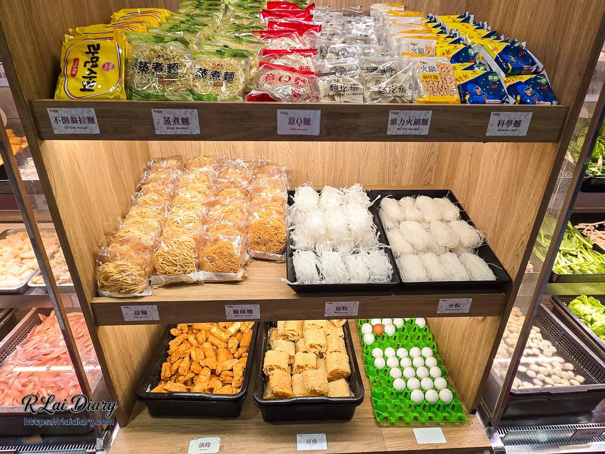 新千葉火鍋西門店火鍋副食區不倒翁韓國拉麵意麵老油條與新鮮雞蛋