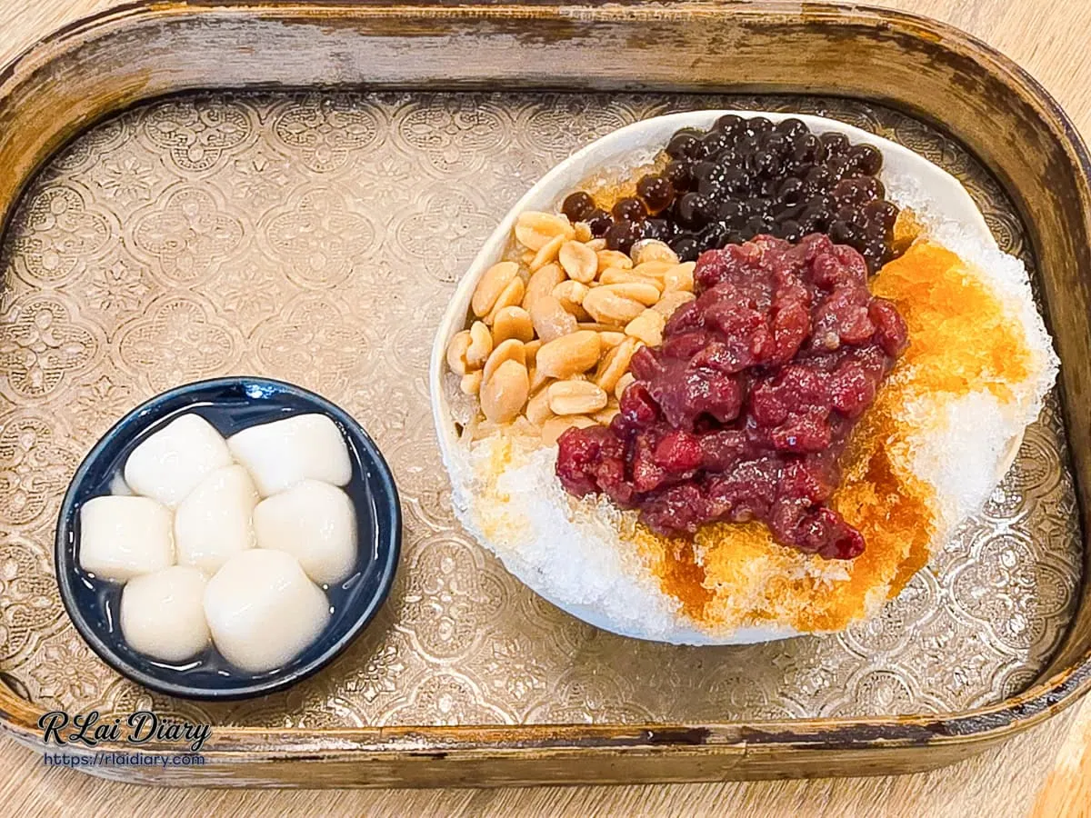 復古木質窗花托盤盛裝二沙堂經典Q香剉冰套餐